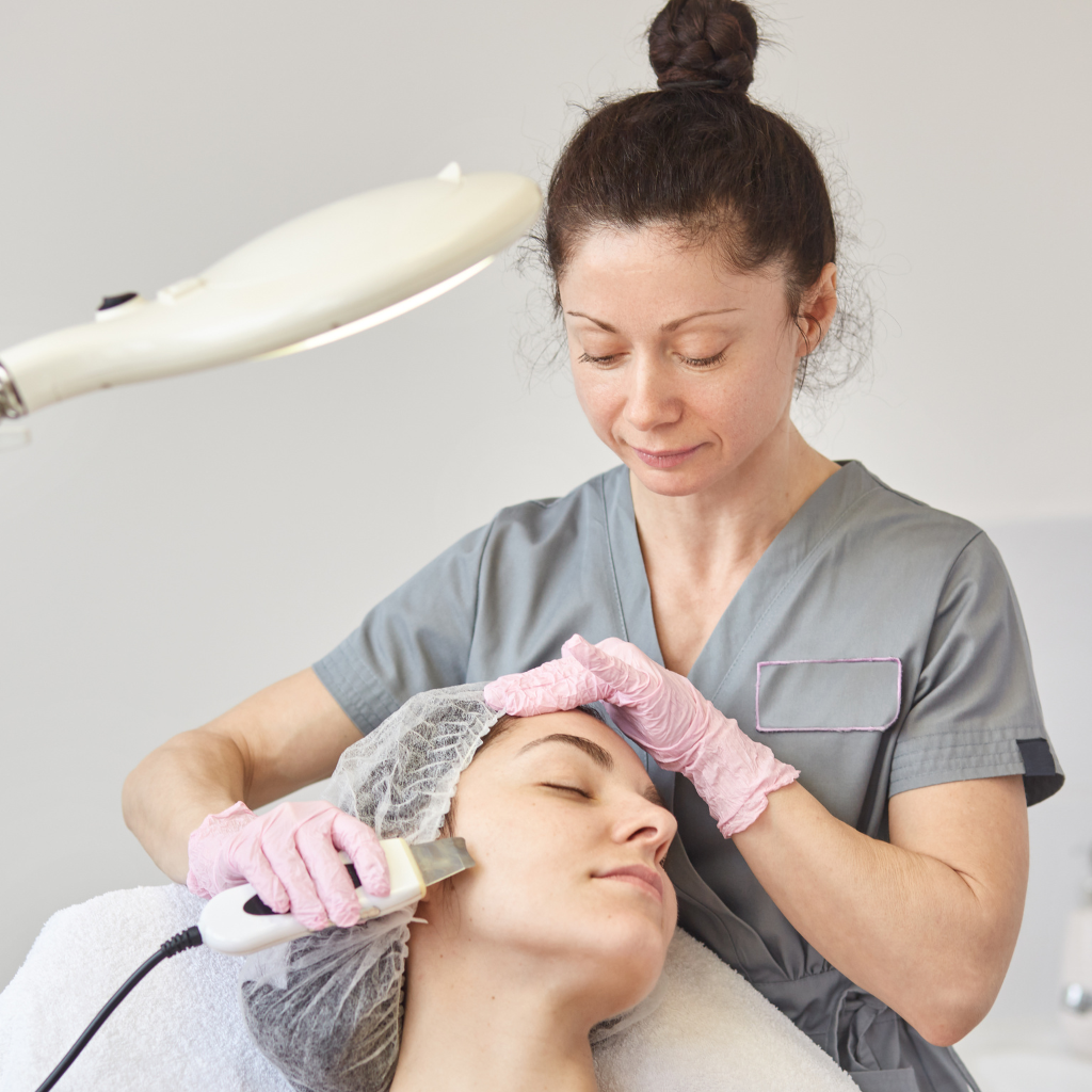 How Dermaplaning Facial Treatments Work to Transform Your Skin